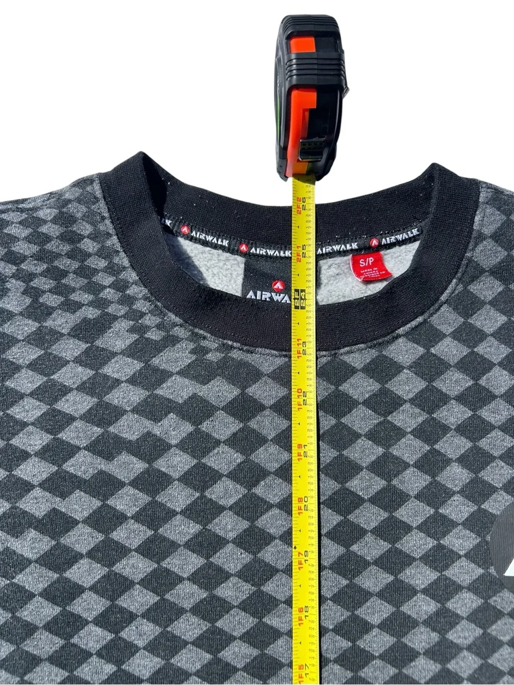 Airwalk Gray & Black Crewneck Sweatshirt Men’s Small